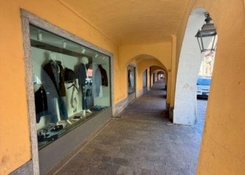 Interno palazzo - Shop piazza Sant'Agostino, Carmagnola - photo 5