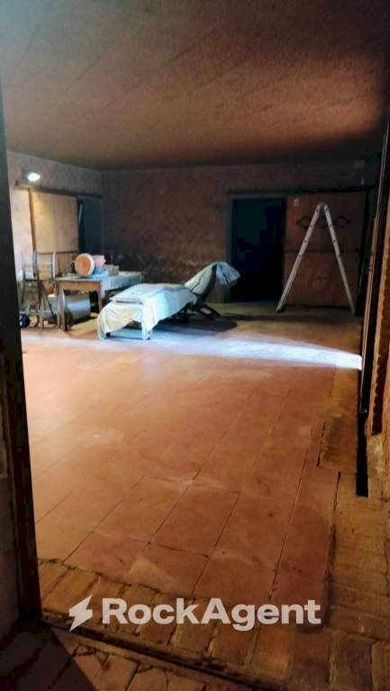 Cantina - Warehouse strada Case Schianchi, Langhirano - photo 3