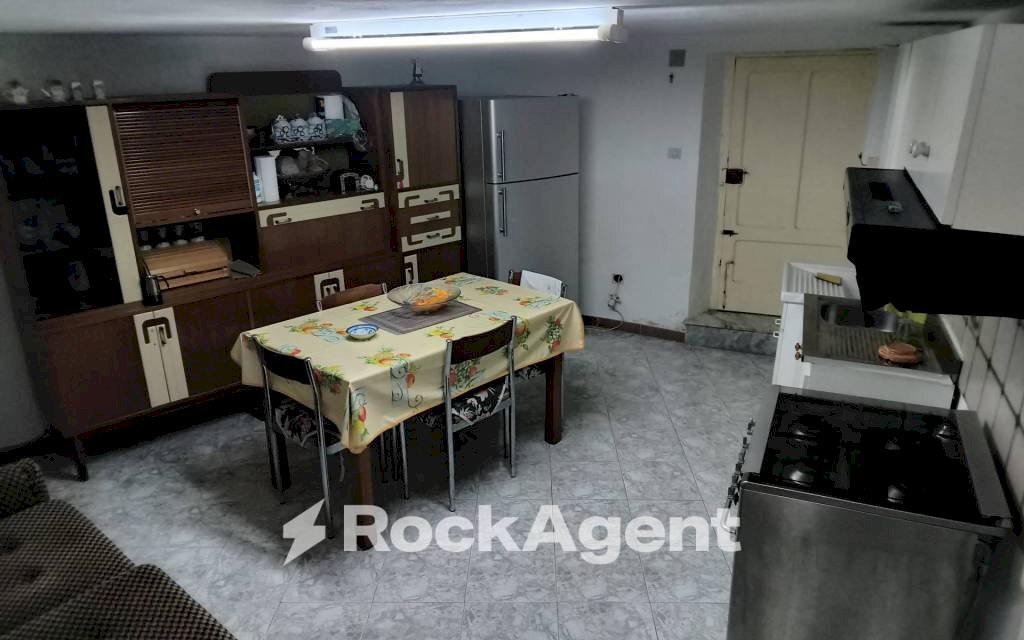Cucina - Casa indipendente vico Filiberto, Gioiosa Ionica - foto 3