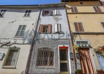 Facciata - Casa indipendente via Giuseppe Garibaldi, Dovadola - foto 2