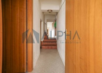 Corridoio - Casa indipendente via Giuseppe Garibaldi, Dovadola - foto 4