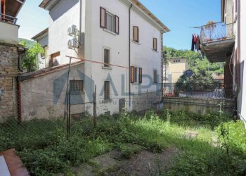 Giardino - Casa indipendente via Giuseppe Garibaldi, Dovadola - foto 21