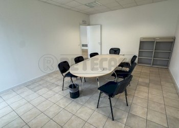 SALA RIUNIONI - Office Via Pier Paolo Pasolini 2/A, Pradamano - photo 17