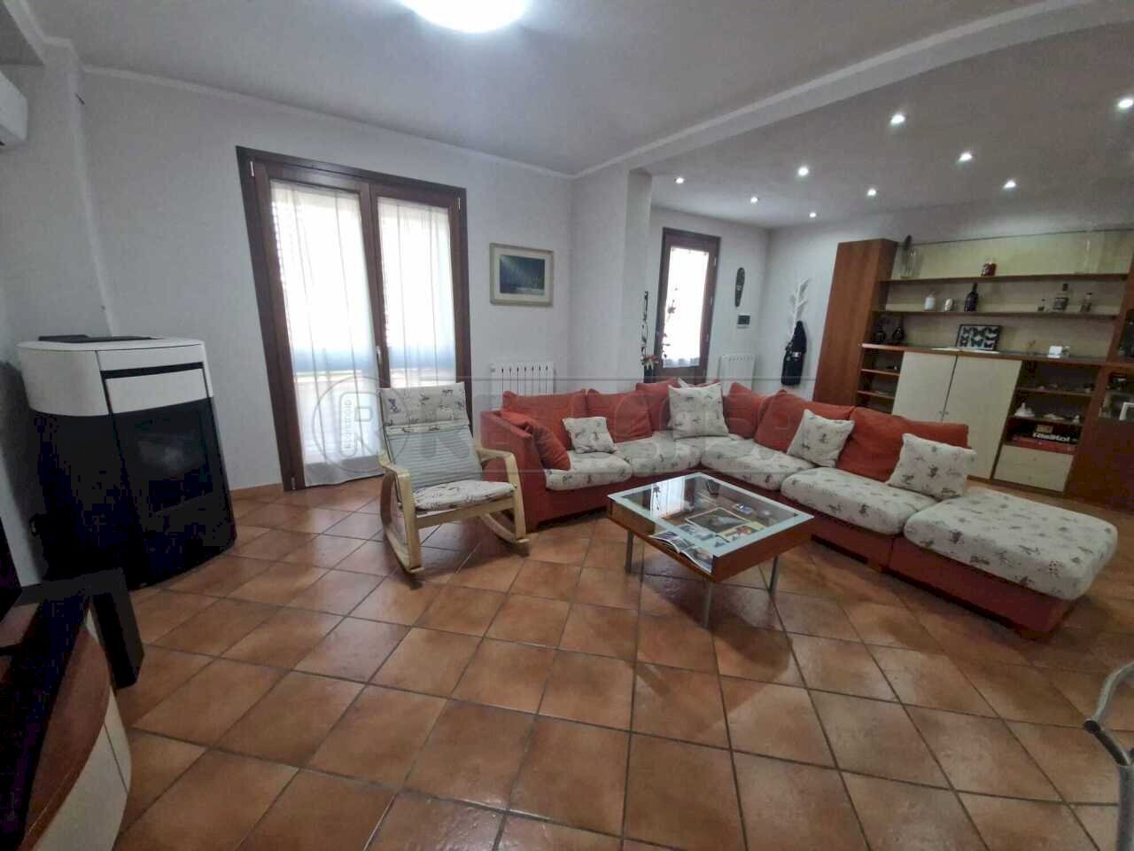 WhatsApp Image 2026-04-28 at 10.39.17 (1).jpeg - Villa a Schiera Via Ugo Fornasari, Castelvetro Piacentino - foto 1