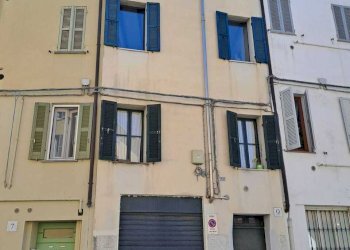 facciata - Appartamento Piazzale Daniele Bertozzi 9, Parma (zona Oltretorrente) - foto 8