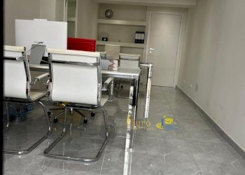 IMG-20260407-WA0004.jpg - Locale Commerciale Strada Nino Bixio, Parma (zona Oltretorrente) - foto 3