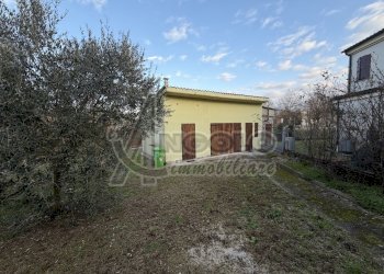 garage 1.jpg - Villa a Schiera Canaro - foto 11