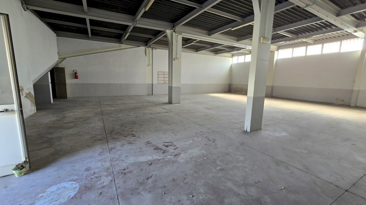 20260313_104708.jpg - Commercial Premises Via Gaetano Mario Columba 81, Siracusa - photo 2