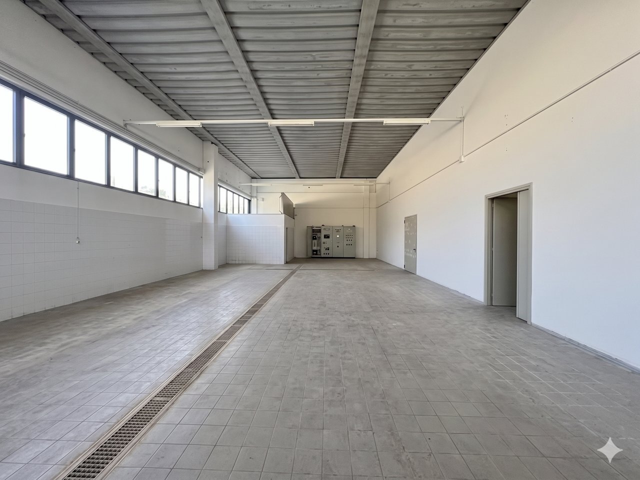 columba capannone.png - Commercial Premises Via Elorina 146, Siracusa - photo 1