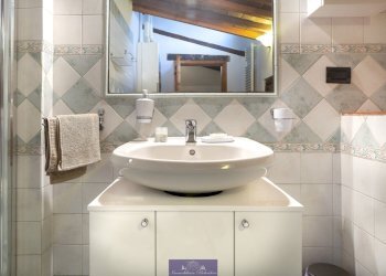 100.jpg - Two-room apartment Piazza Indipendenza, Firenze - photo 15