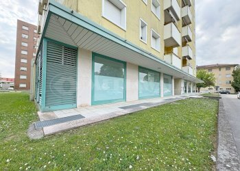 BS-142-RV 18.jpg - Locale Commerciale Via Ugo Foscolo 5, Pordenone - foto 19