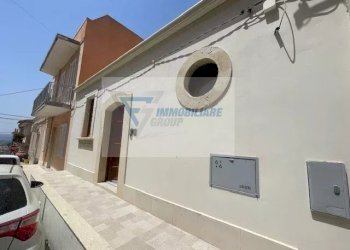 Two-room apartment Via Leone, Siracusa - photo 1