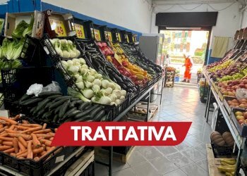 Negozio Via del Casale di San Basilio, Roma (zona San Basilio) - foto 1