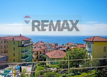 Trilocale Via Creuza De Tasca, 7 
 Varazze, Varazze - foto 1