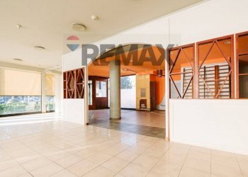 Locale Commerciale via rampinelli, 5 
 Brembate di Sopra, Brembate di Sopra - foto 1