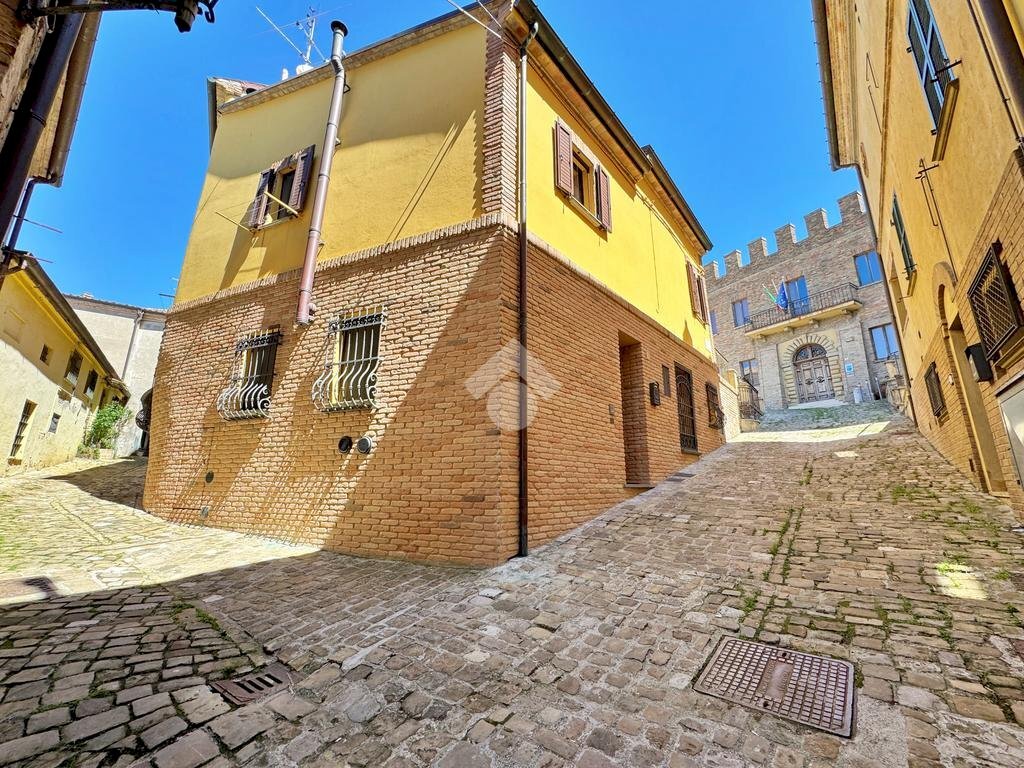 Semi-detached house Piazza 4 Novembre, Vallefoglia - photo 1