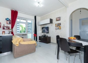 Three-room apartment Via dei tigli, Torino (neighborhood Falchera) - photo 2