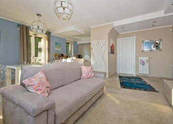 Four-room apartment Via Circonvallazione, Pecetto Torinese - photo 1