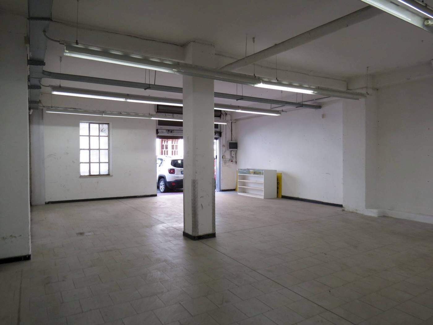 Shop Via del Commercio, Genova (neighborhood Nervi) - photo 3