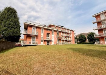 Three-room apartment Via Santa Rosa da Lima, Abbiategrasso - photo 1