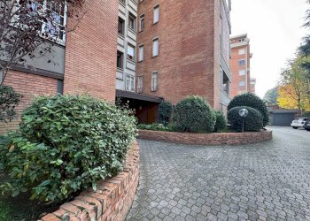 Cortile interno - Appartamento Via Bonavia 10, 10, San Lazzaro di Savena - foto 6