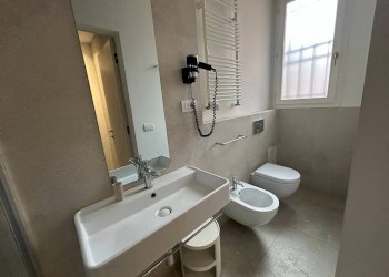 Bagno - Two-room apartment Via Guido Guinizelli 5, Bologna (neighborhood Murri) - photo 9