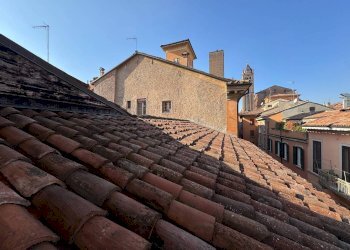 Vista - Trilocale Via Altabella, Bologna (zona Centro Storico) - foto 15