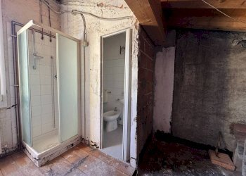 Magazzino - Trilocale Via Altabella, Bologna (zona Centro Storico) - foto 21