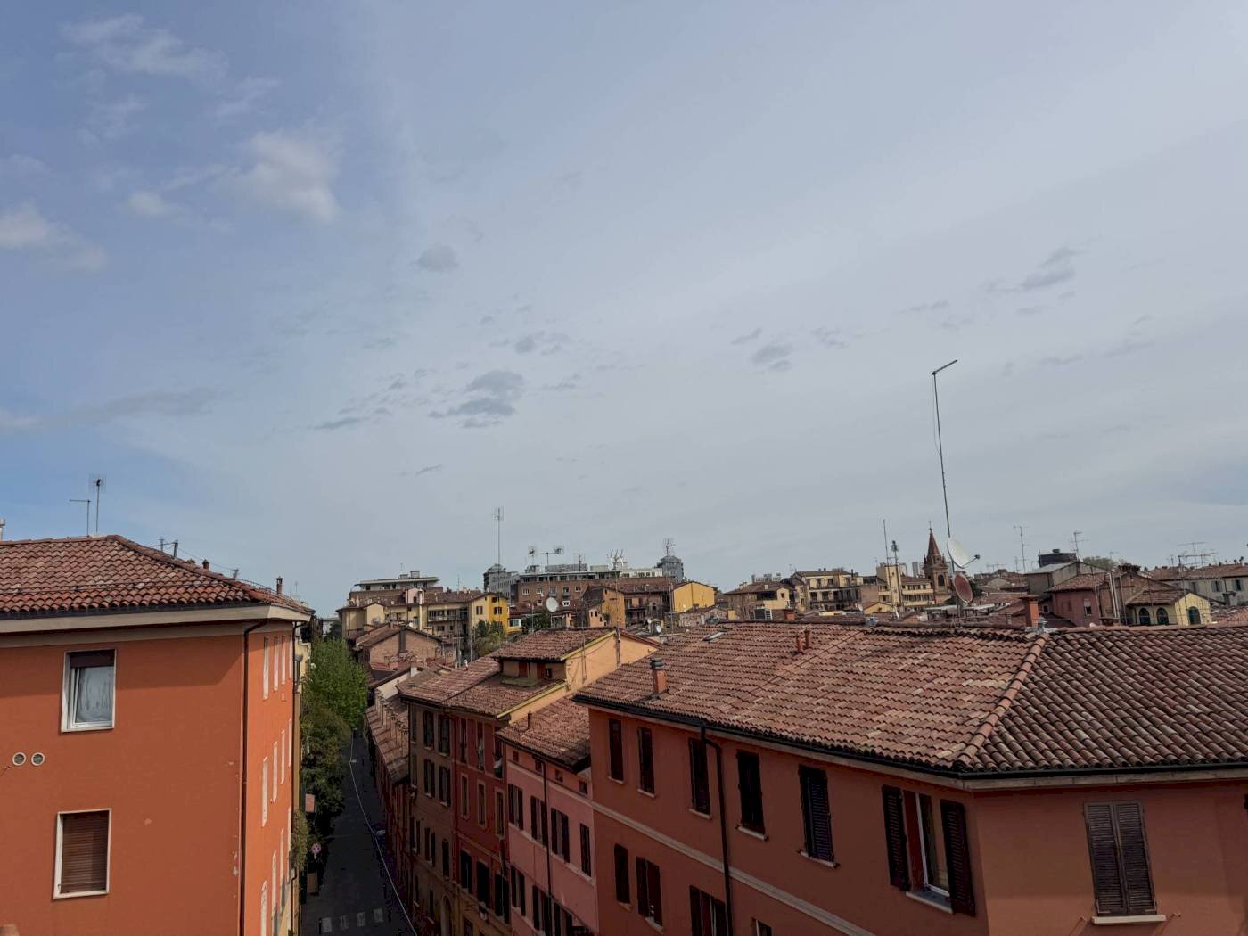 Vista - Four-room apartment Via delle Moline, Bologna (neighborhood Centro Storico) - photo 3