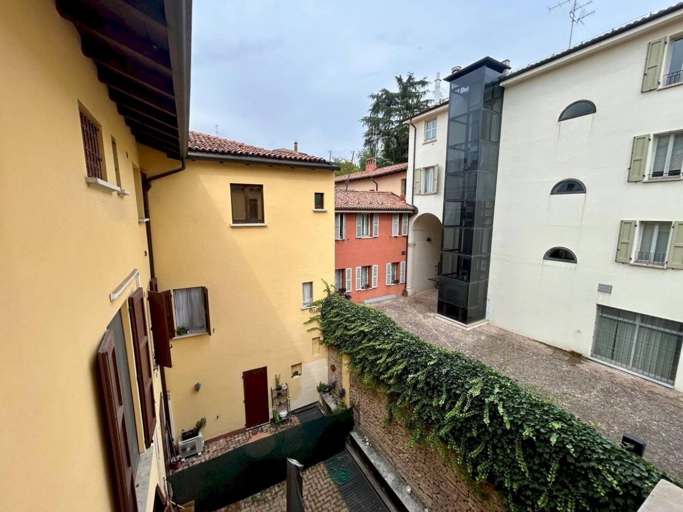 Vista - Two-room apartment Via Centotrecento 21, Bologna (neighborhood Irnerio) - photo 1