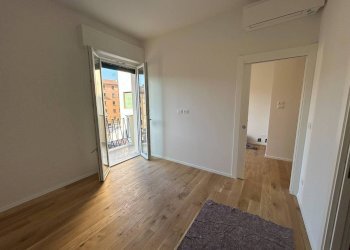 Camera da letto - Bilocale Via Don Giovanni Minzoni 4, Bologna (zona Marconi) - foto 7