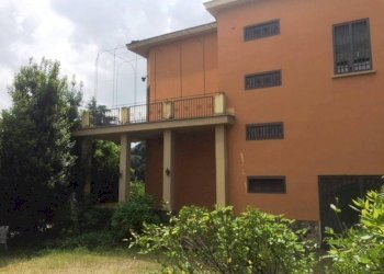 Facciata - Villa Trifamiliare Via dell'Angelo Custode 2, Bologna (zona San Ruffillo) - foto 9