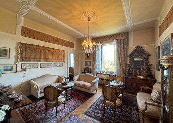 Salone - Appartamento Via Castiglione, Bologna (zona Santo Stefano) - foto 1