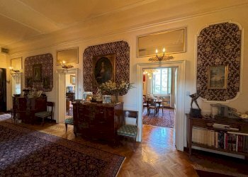 Ingresso - Appartamento Via Castiglione, Bologna (zona Santo Stefano) - foto 8