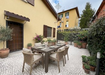 Cortile interno - Quadrilocale Via del Pozzo 27, Bologna (zona San Ruffillo) - foto 2