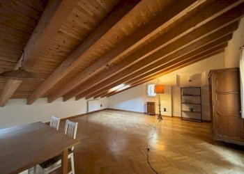 Stanza non arredata - Bilocale Via Altabella, Bologna (zona Centro Storico) - foto 3