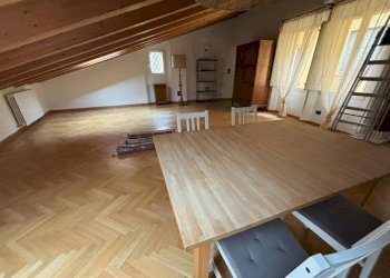 Salone - Bilocale Via Altabella, Bologna (zona Centro Storico) - foto 7