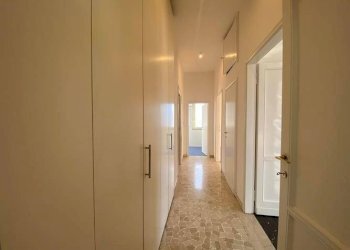 Corridoio - Two-room apartment Via San Petronio Vecchio, Bologna (neighborhood Santo Stefano) - photo 13