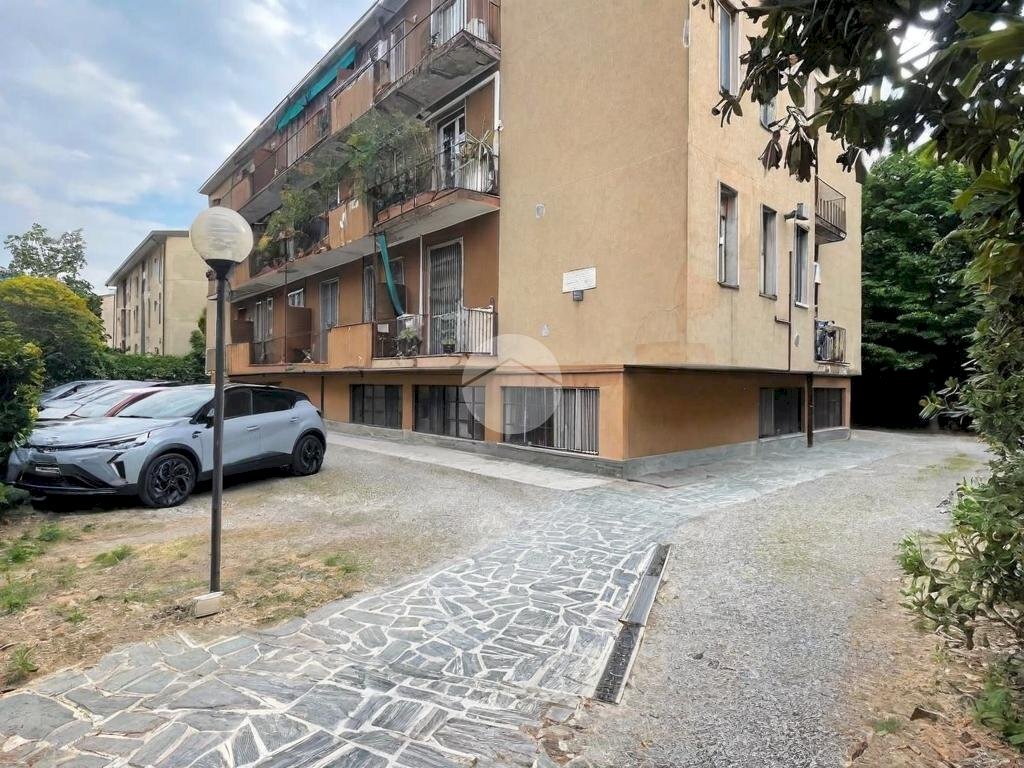 Three-room apartment Via Giuseppe Carozzi, Milano (neighborhood Inganni) - photo 1