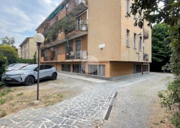 Three-room apartment Via Giuseppe Carozzi, Milano (neighborhood Inganni) - photo 1