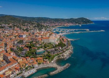 Four-room apartment Via Felice Cascione, Imperia - photo 1
