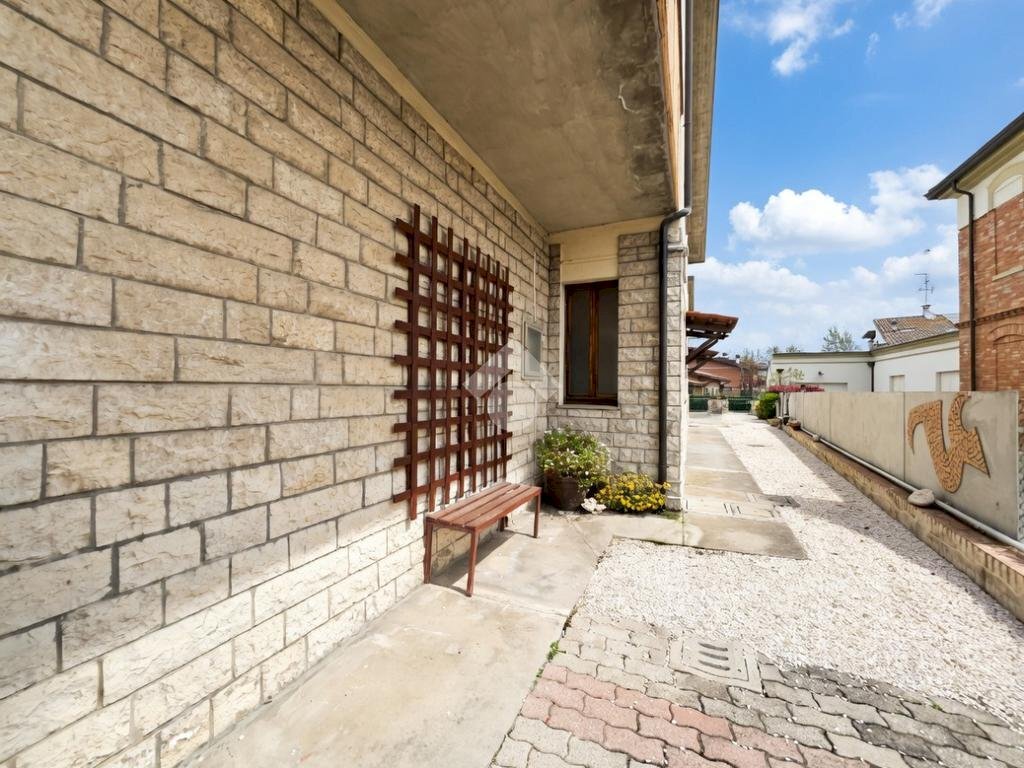 Four-room apartment Via Lunga, Ravenna (neighborhood Santo Stefano) - photo 1