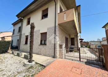 Four-room apartment Via Lunga, Ravenna (neighborhood Santo Stefano) - photo 2
