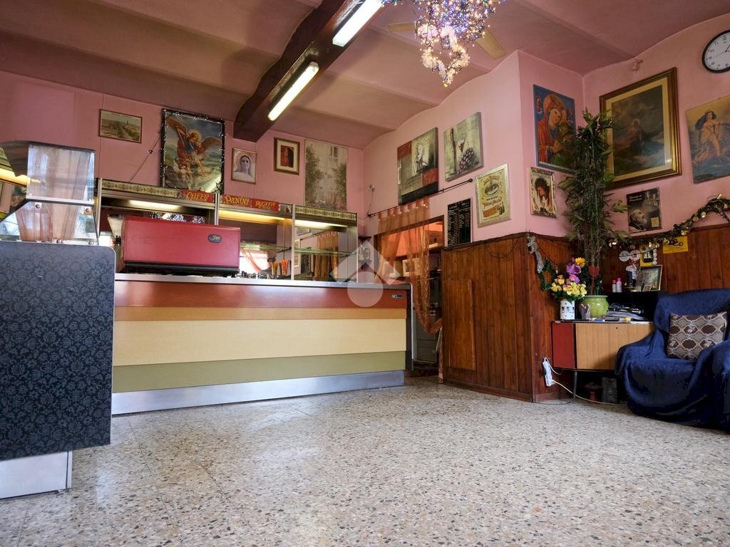 Negozio Via Massarenti, Bologna (zona Massarenti) - foto 2