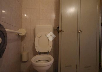 Shop Via Massarenti, Bologna (neighborhood Massarenti) - photo 21