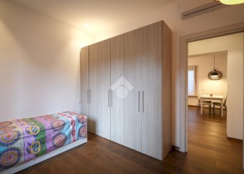 Portion of a house Via Giacomo Puccini, Cormano - photo 14