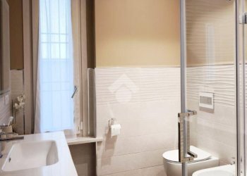 Portion of a house Via Giacomo Puccini, Cormano - photo 17