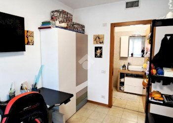 Three-room apartment Viale Martesana, Vimodrone - photo 17