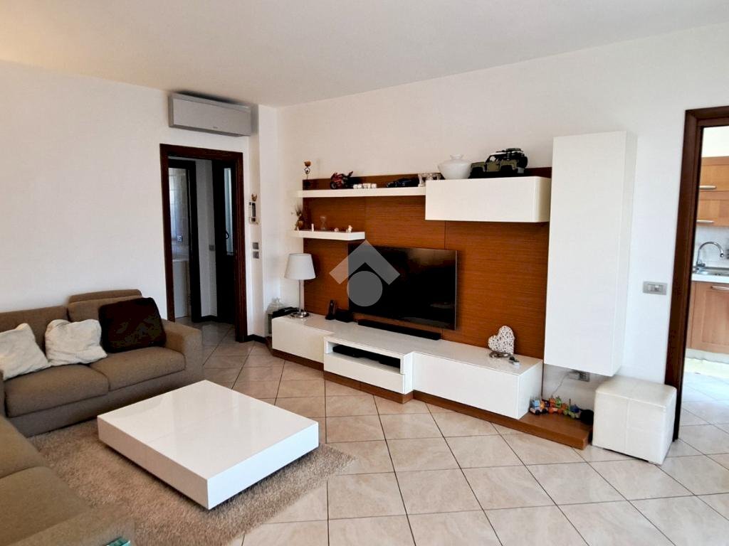 Three-room apartment Via Sant'Isidoro, Vimodrone - photo 3