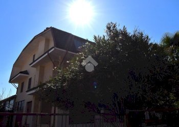 Three-room apartment Via Manzoni, Rozzano - photo 19